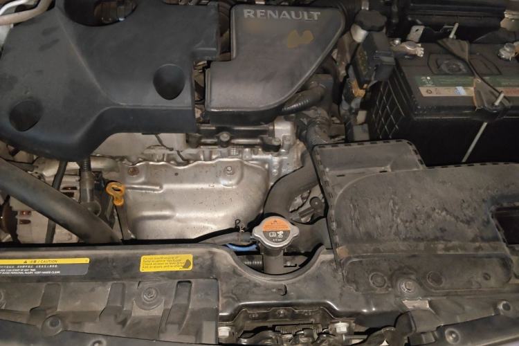 Used Renault Koleos 2013 2.5L Two-Wheel-Drive Urban Edition Engine Bay