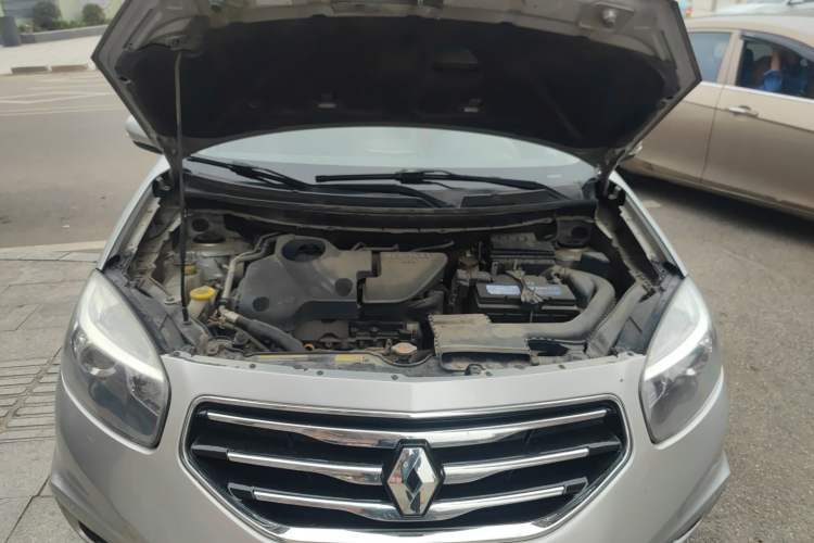 Used Renault Koleos 2013 2.5L Two-Wheel Drive Comfort Edition Engine Bay