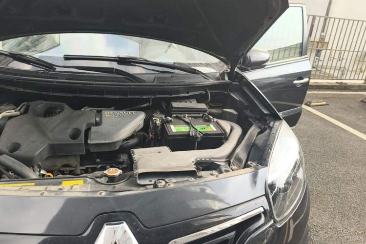 Used Renault Koleos 2013 2.5L 4x4 Comfort Edition with Navigation Engine Bay Left
