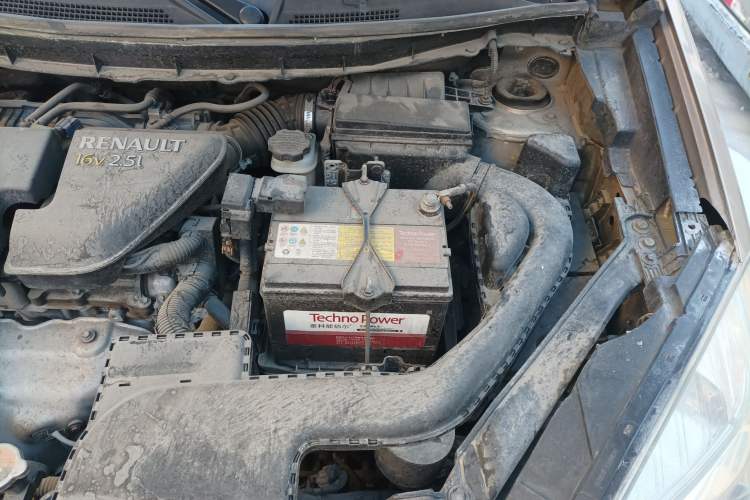 Used Renault Koleos 2013 2.5L Two-Wheel-Drive Urban Edition Engine Bay Left