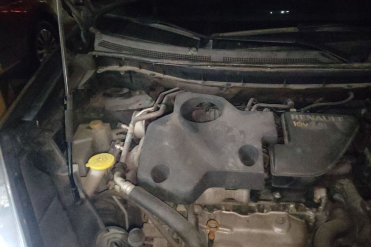 Used Renault Koleos 2013 2.5L 4x4 Comfort Edition Engine Bay Right