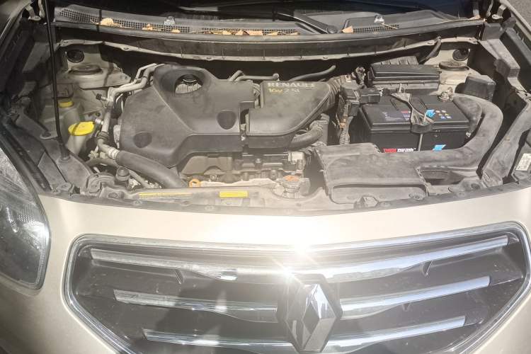 Used Renault Koleos 2013 2.5L Two-Wheel Drive Comfort Edition Engine Bay