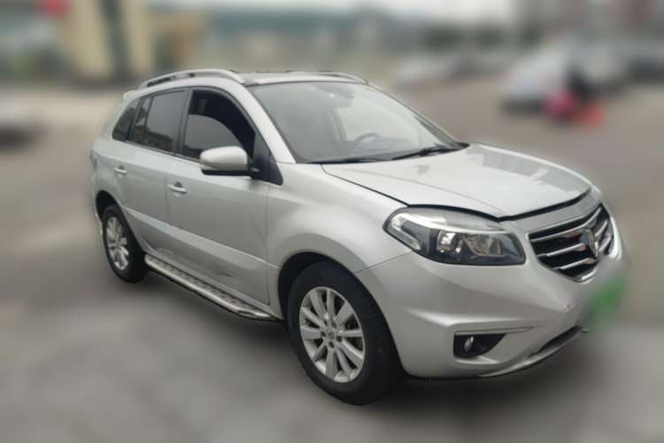 Used Renault Koleos 2013 2.5L Two-Wheel Drive Comfort Edition Front Right 45 Deg