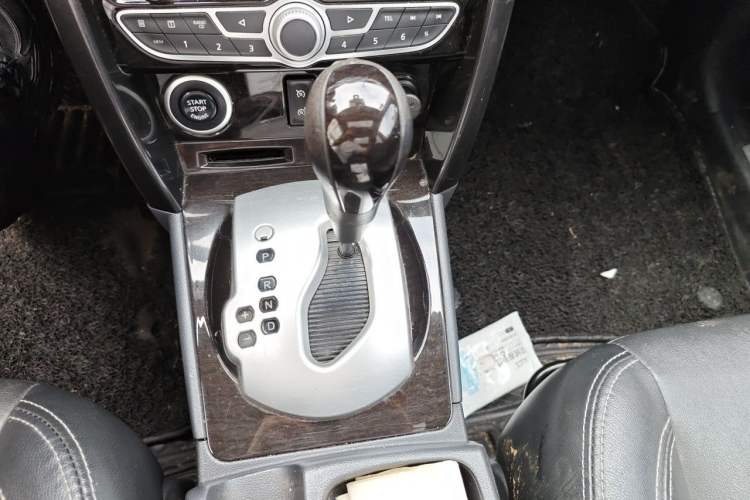 Used Renault Koleos 2013 2.5L Two-Wheel Drive Comfort Edition Gear Lever