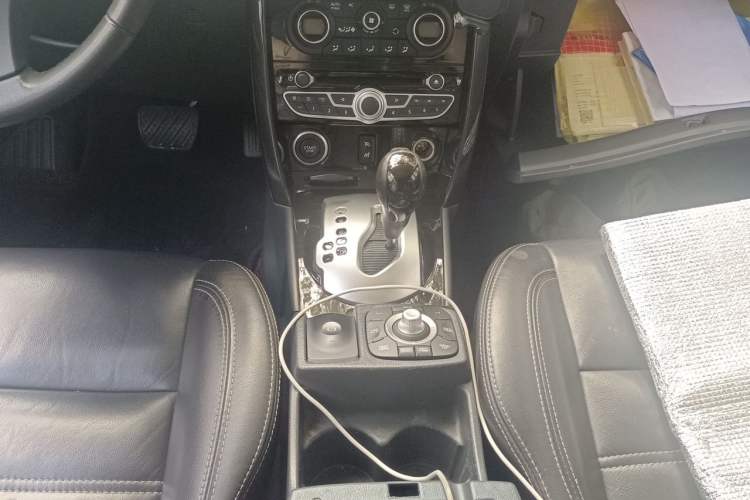 Used Renault Koleos 2013 2.5L Two-Wheel Drive Comfort Edition Gear Lever
