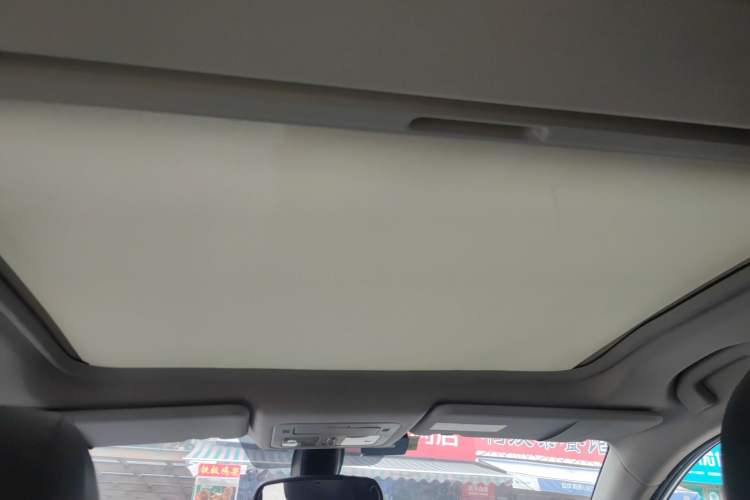 Used Renault Koleos 2013 2.5L Two-Wheel Drive Comfort Edition Headliner