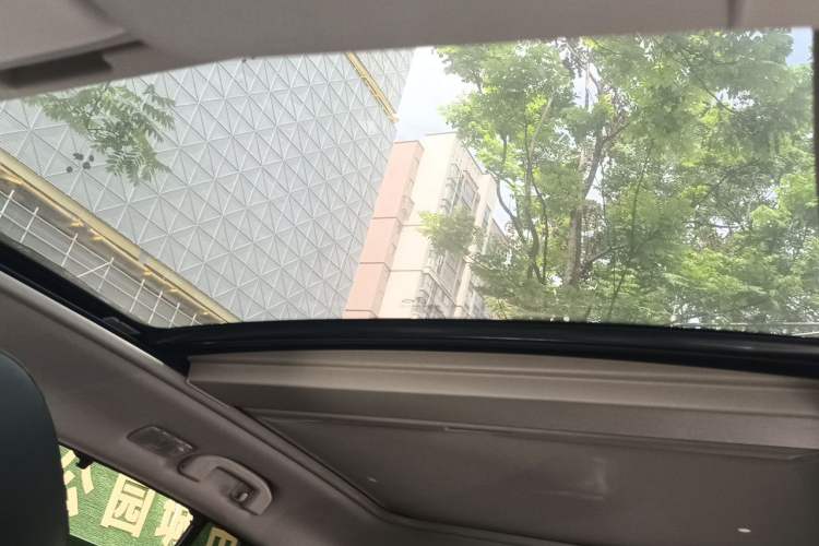 Used Renault Koleos 2013 2.5L Two-Wheel Drive Comfort Edition Headliner