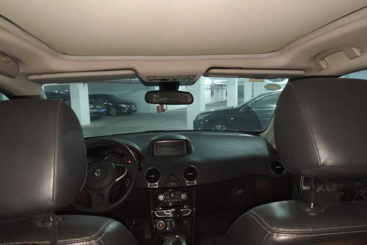 Used Renault Koleos 2013 2.5L 4x4 Comfort Edition Headliner
