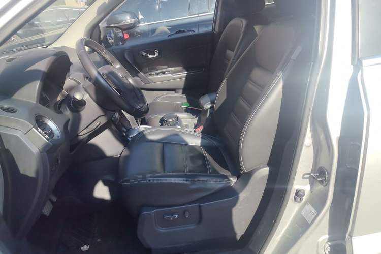 Used Renault Koleos 2013 2.5L Two-Wheel Drive Comfort Edition Left Front Seat