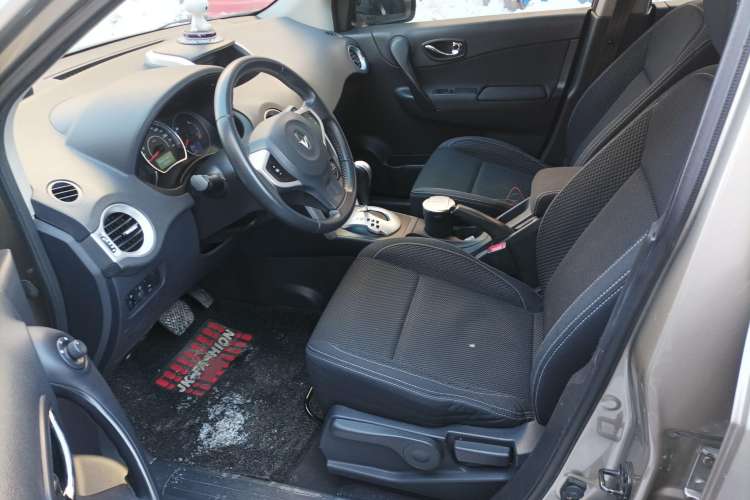 Used Renault Koleos 2013 2.5L Two-Wheel-Drive Urban Edition Left Front Seat