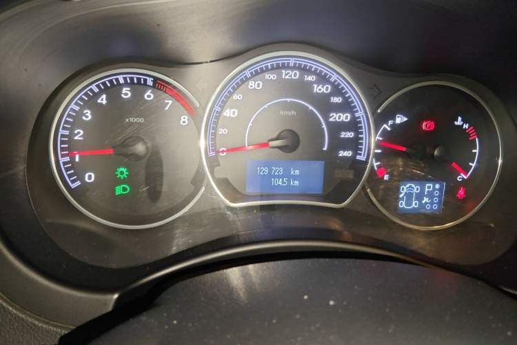 Used Renault Koleos 2013 2.5L Two-Wheel-Drive Urban Edition Odometer Close Up