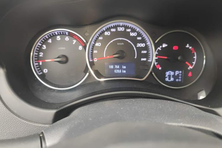 Used Renault Koleos 2013 2.5L Two-Wheel Drive Comfort Edition Odometer Close Up