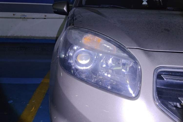 Used Renault Koleos 2013 2.5L Two-Wheel-Drive Urban Edition Right Front Headlight