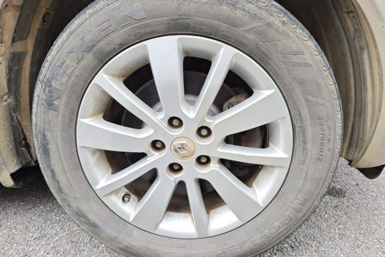 Used Renault Koleos 2013 2.5L Two-Wheel Drive Comfort Edition Right Front Wheel Hub