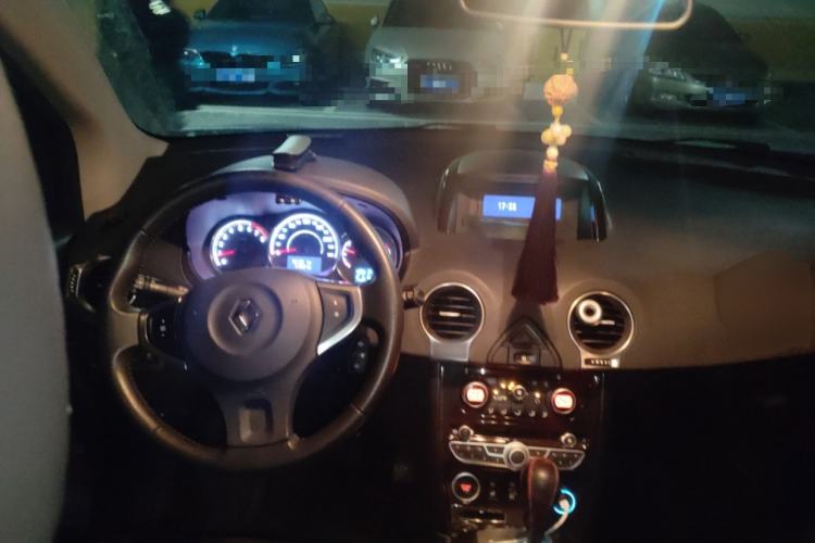 Used Renault Koleos 2013 2.5L 4x4 Comfort Edition Steering Wheel