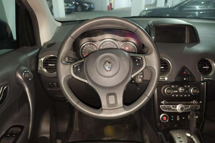 Used Renault Koleos 2013 2.5L 4x4 Comfort Edition Steering Wheel