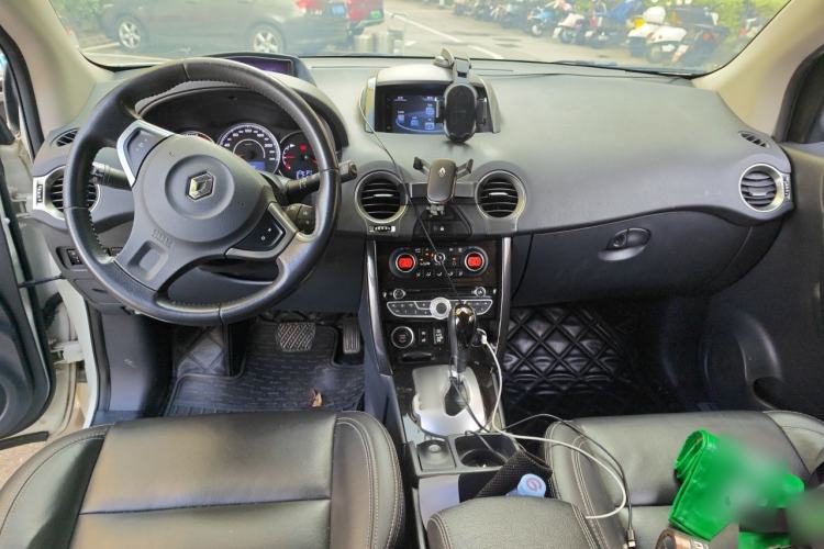 Used Renault Koleos 2013 2.5L 4x4 Comfort Edition Center Console