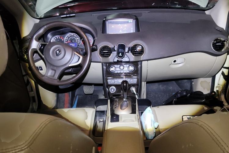 Used Renault Koleos 2013 2.5L Two-Wheel Drive Comfort Edition with Navigation Center Console