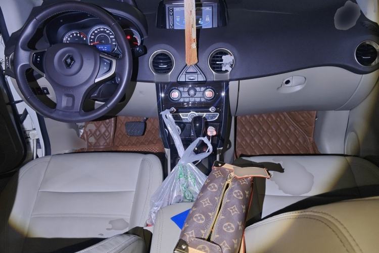 Used Renault Koleos 2013 2.5L Two-Wheel Drive Comfort Edition with Navigation Center Console