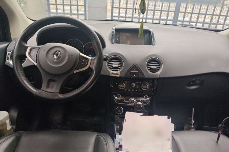 Used Renault Koleos 2013 2.5L Two-Wheel Drive Luxury Navigation Edition Center Console