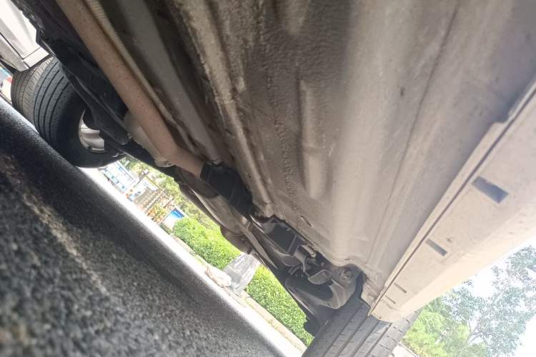 Used Renault Koleos 2013 2.5L Two-Wheel-Drive Urban Edition Chassis Front Left