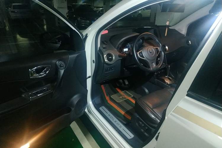 Used Renault Koleos 2013 2.5L 4x4 Comfort Edition Driver Seat