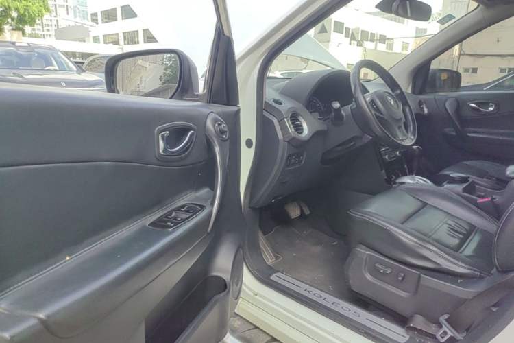 Used Renault Koleos 2013 2.5L Two-Wheel Drive Comfort Edition with Navigation Driver Seat