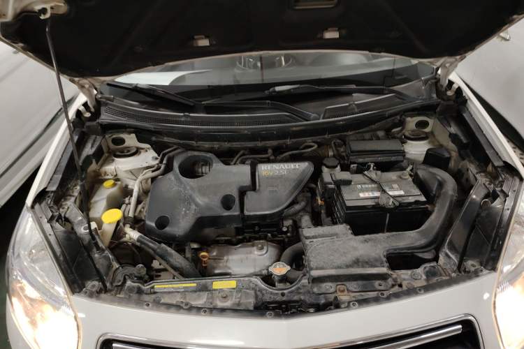 Used Renault Koleos 2013 2.5L Two-Wheel Drive Comfort Edition Engine Bay
