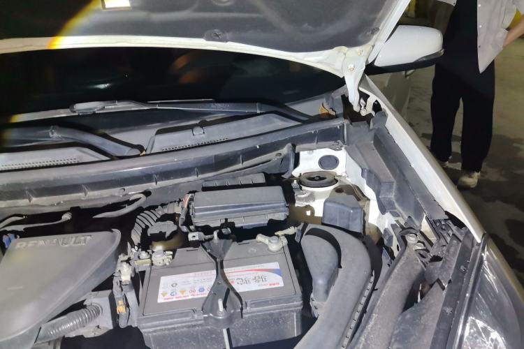 Used Renault Koleos 2013 2.5L 4x4 Comfort Edition Engine Bay Left