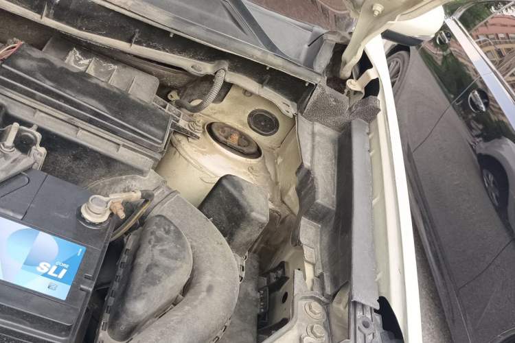 Used Renault Koleos 2013 2.5L Two-Wheel-Drive Urban Edition Engine Bay Left