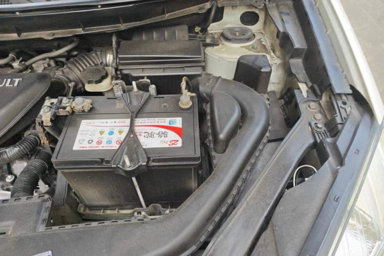 Used Renault Koleos 2013 2.5L 4x4 Comfort Edition Engine Bay Left