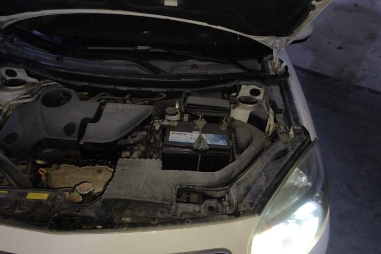 Used Renault Koleos 2013 2.5L 4x4 Comfort Edition Engine Bay Left