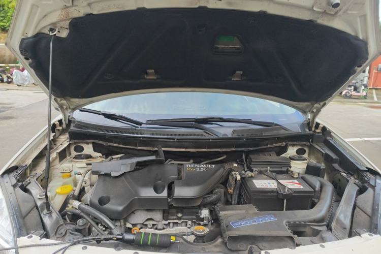 Used Renault Koleos 2013 2.5L 4x4 Comfort Edition Engine Bay