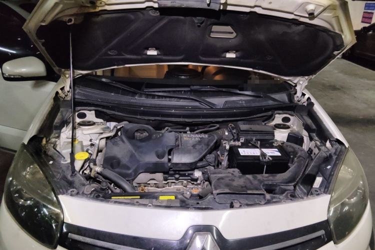 Used Renault Koleos 2013 2.5L Two-Wheel Drive Comfort Edition with Navigation Engine Bay