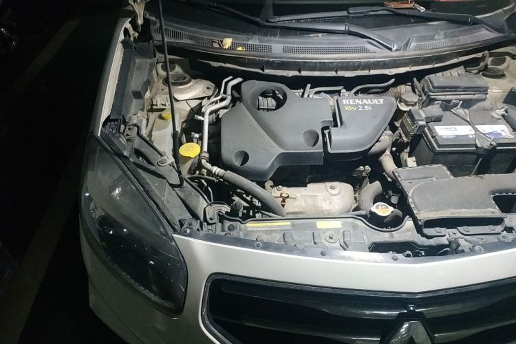 Used Renault Koleos 2013 2.5L 4x4 Comfort Edition Engine Bay Right