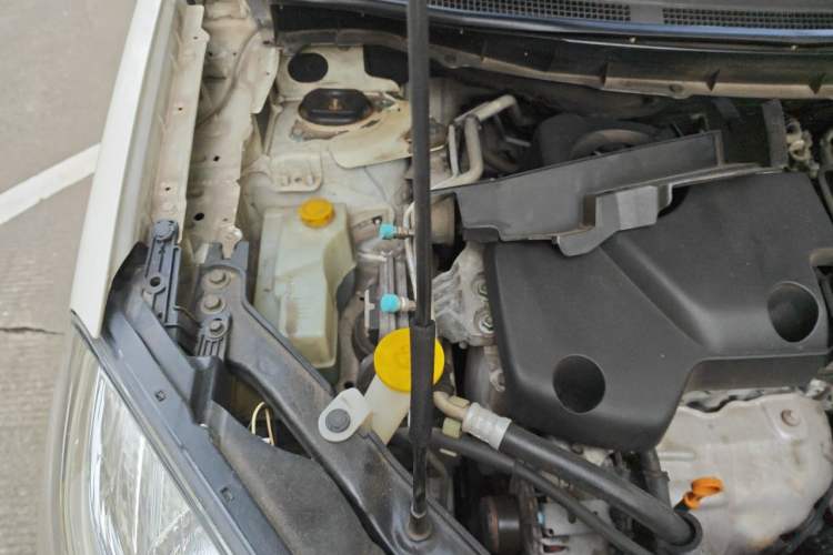 Used Renault Koleos 2013 2.5L 4x4 Comfort Edition Engine Bay Right