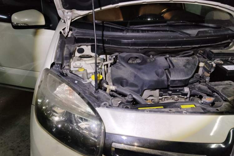 Used Renault Koleos 2013 2.5L Two-Wheel Drive Comfort Edition with Navigation Engine Bay Right