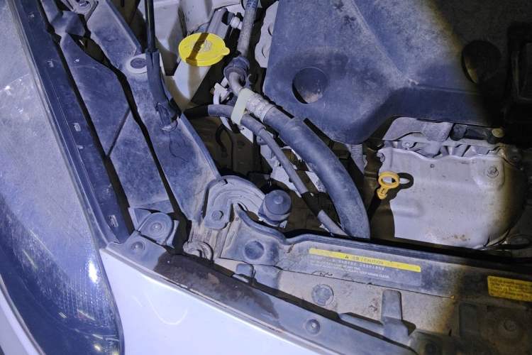 Used Renault Koleos 2013 2.5L Two-Wheel Drive Comfort Edition with Navigation Engine Bay Right