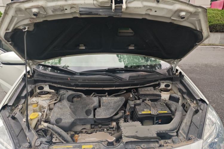 Used Renault Koleos 2013 2.5L Two-Wheel Drive Luxury Navigation Edition Engine Bay