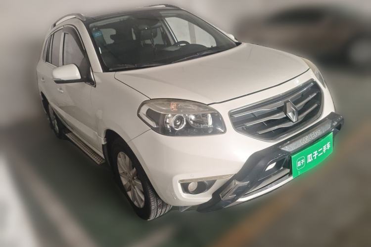 Used Renault Koleos 2013 2.5L Two-Wheel Drive Comfort Edition with Navigation Front Right 45 Deg