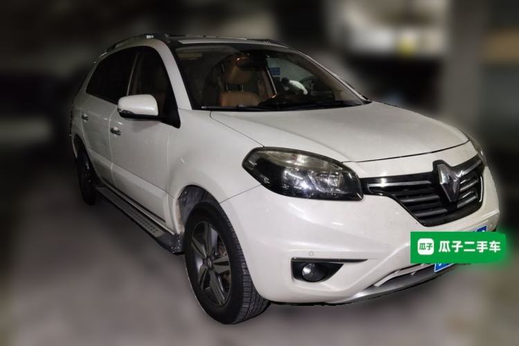 Used Renault Koleos 2013 2.5L Two-Wheel Drive Comfort Edition with Navigation Front Right 45 Deg