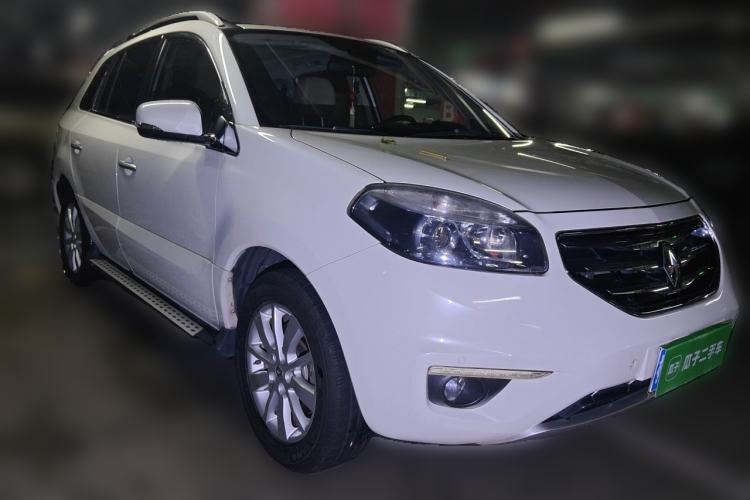 Used Renault Koleos 2013 2.5L Two-Wheel Drive Comfort Edition with Navigation Front Right 45 Deg