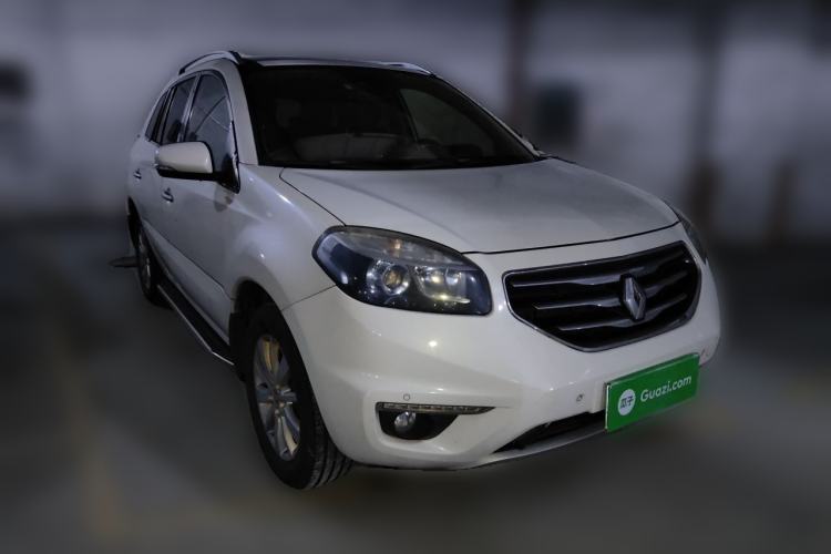 Used Renault Koleos 2013 2.5L 4x4 Comfort Edition Front Right 45 Deg