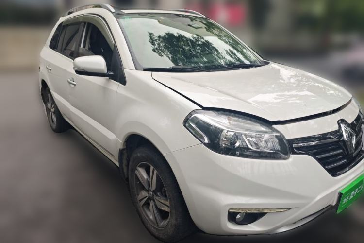 Used Renault Koleos 2013 2.5L Two-Wheel Drive Luxury Navigation Edition Front Right 45 Deg