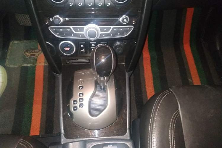 Used Renault Koleos 2013 2.5L 4x4 Comfort Edition Gear Lever