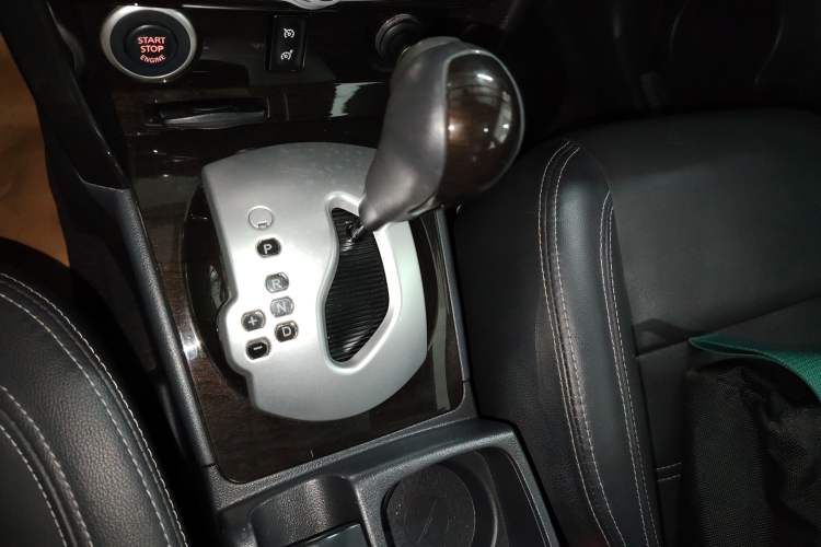 Used Renault Koleos 2013 2.5L Two-Wheel Drive Comfort Edition Gear Lever