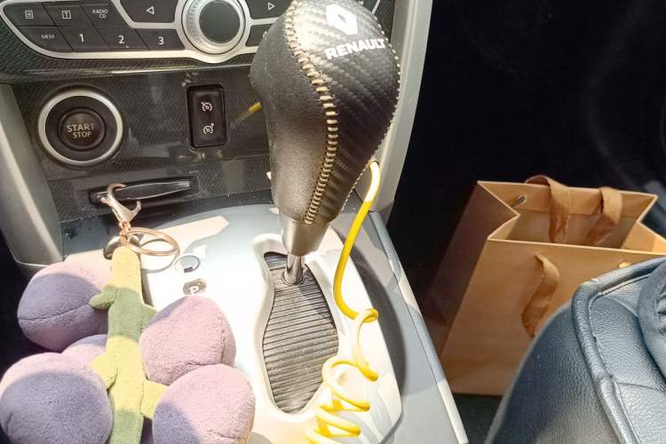 Used Renault Koleos 2013 2.5L Two-Wheel-Drive Urban Edition Gear Lever