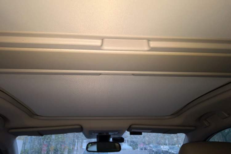 Used Renault Koleos 2013 2.5L Two-Wheel Drive Comfort Edition Headliner