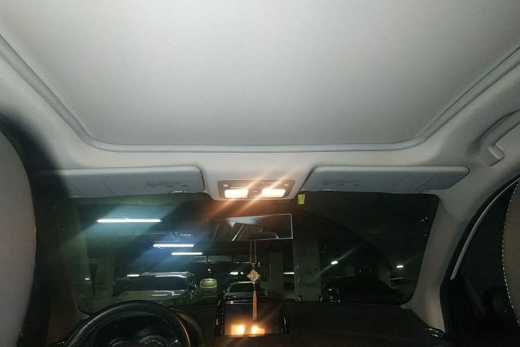 Used Renault Koleos 2013 2.5L 4x4 Comfort Edition Headliner