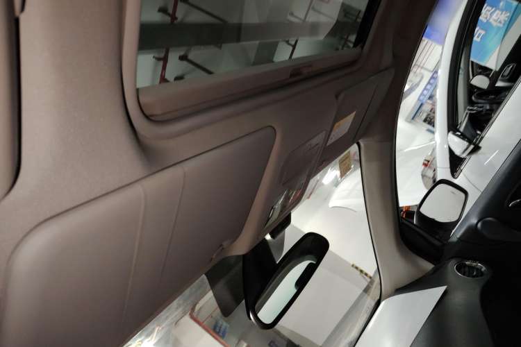 Used Renault Koleos 2013 2.5L Two-Wheel Drive Comfort Edition Headliner